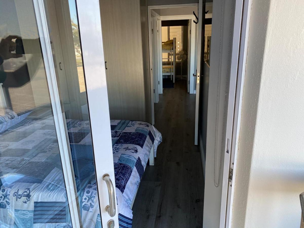 Modern Apartment Walking Distance To Main Beach Restaurants And Other Amenities Jeffreys Bay Exterior foto