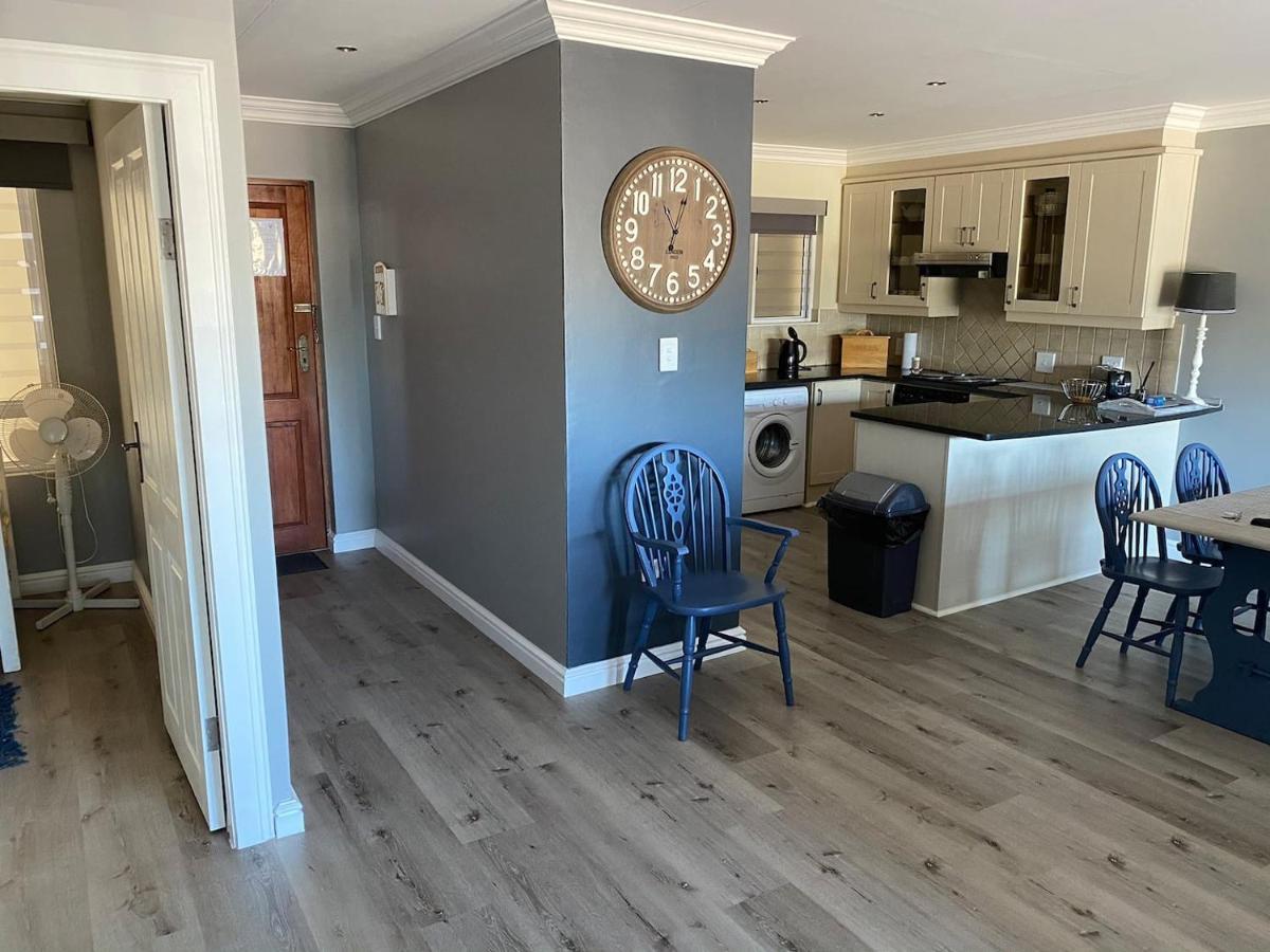 Modern Apartment Walking Distance To Main Beach Restaurants And Other Amenities Jeffreys Bay Exterior foto