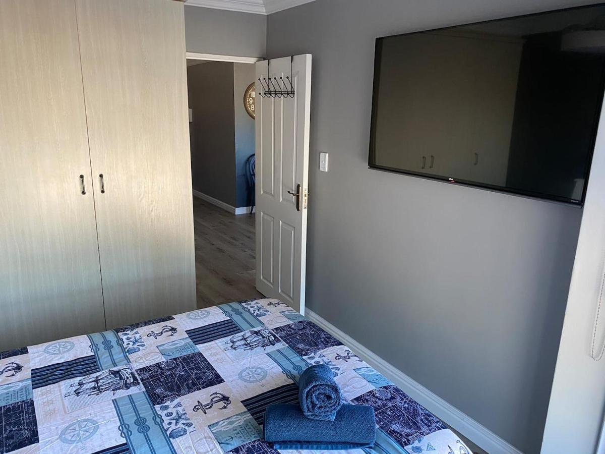 Modern Apartment Walking Distance To Main Beach Restaurants And Other Amenities Jeffreys Bay Exterior foto